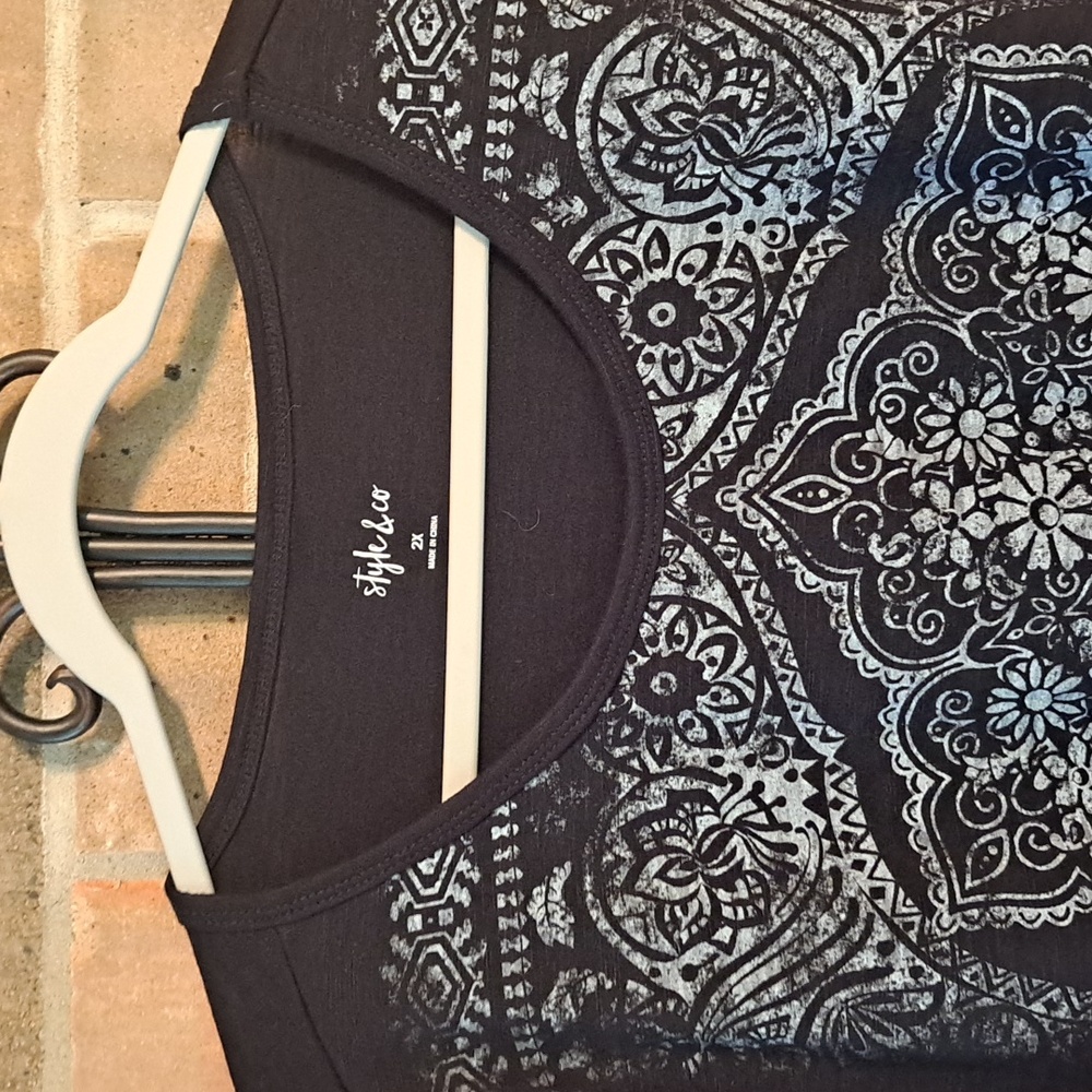 Style & Co. Black & White Graphic Short Sleeve Crew Neck Tee, Size 2X - Picture 3 of 7